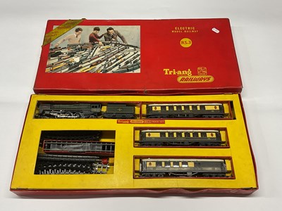 Lot 706 - A Boxed Triang 'OO' Gauge RS.3 Train Set,...