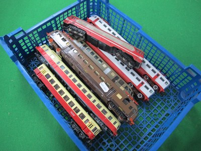 Lot 479 - Six "HO" Gauge Unboxed Continental Outline...