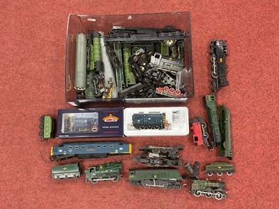 Lot 362 - Approximately twelve 00 gauge locomotives for...