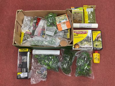 Lot 406 - A quantity of mainly 00/HO scenic materials...