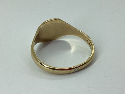 Lot 49 - A 9ct Gold Signet Ring, the rectangular panel...