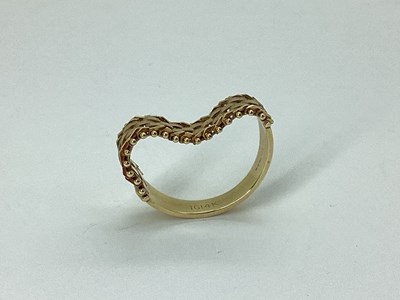 Lot 70 - QVC; A 14ct Gold Flexible Chain Link Ring, of...