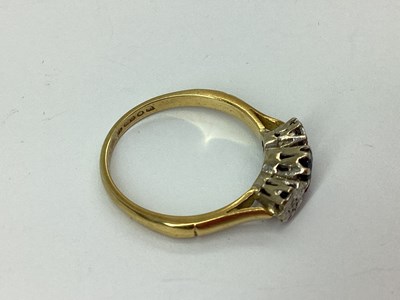 Lot 78 - An 18ct Gold Three Stone Ring, alternate...