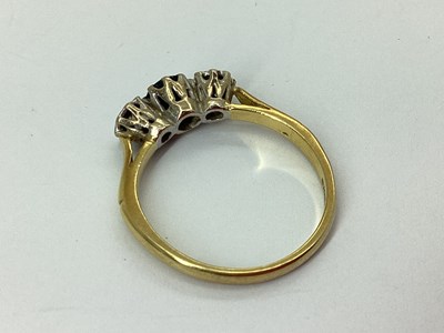Lot 78 - An 18ct Gold Three Stone Ring, alternate...