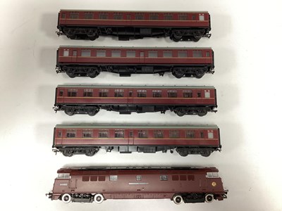 Lot 533 - A Hornby 00 gauge Western class diesel...