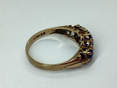 Lot 54 - A 9ct Gold Dress Ring, alternate graduated...