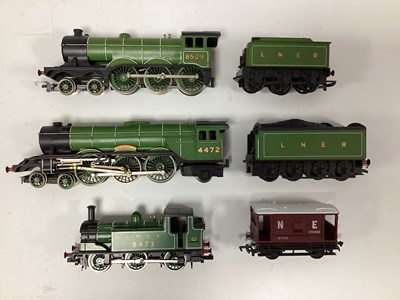 Lot 511 - Three Hornby 00 gauge LNER locomotives: a...