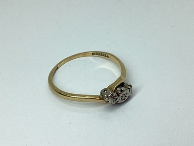 Lot 75 - An Illusion Set Three Stone Ring, of crossover...