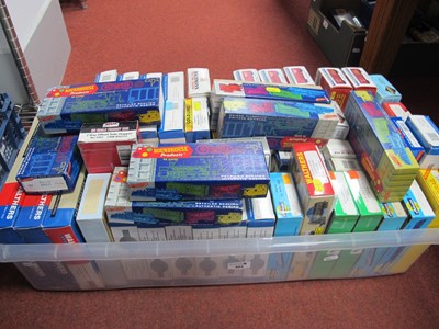 Lot 404 - Sixty HO Gauge Boxed U.S.A. Outline Items of...