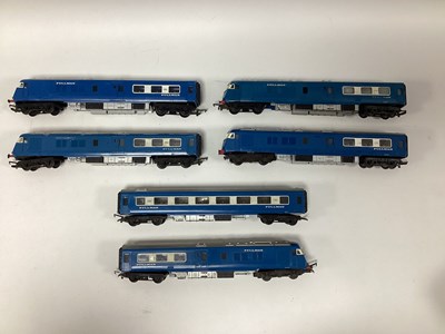 Lot 479 - A Triang 00 gauge "Blue Pullman" power car,...