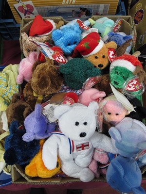 Lot 1323 - A collection of TY Beanie Babies to include...