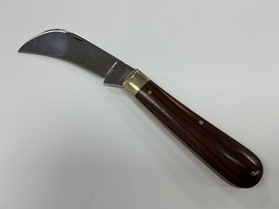 Lot 524 - Stan Shaw (Sheffield) Pruner Knife, with wood...