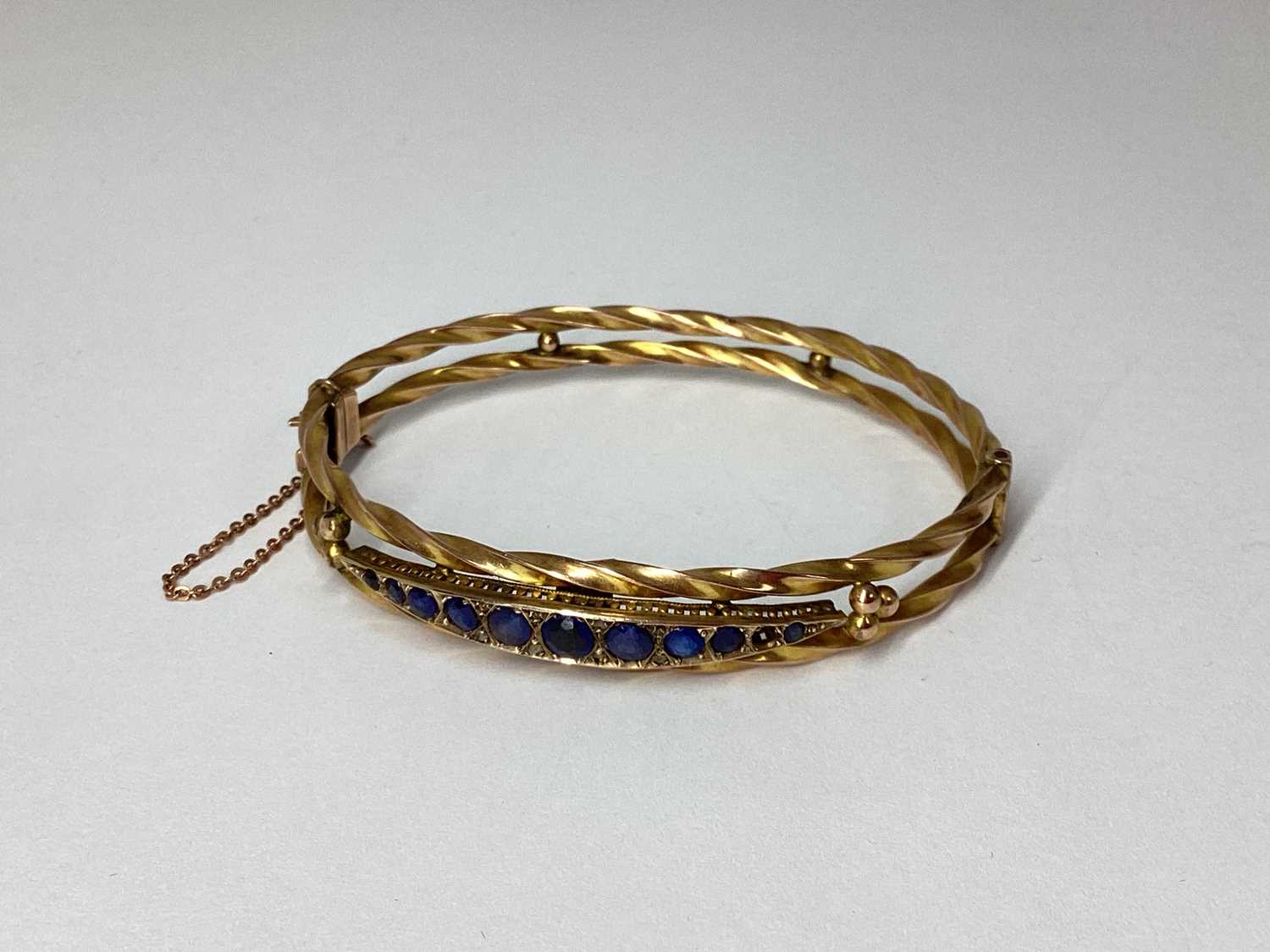 Lot 71 - A Chester Hallmarked 9ct Gold Antique Hinged...