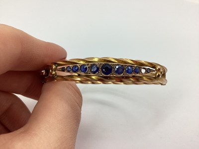 Lot 71 - A Chester Hallmarked 9ct Gold Antique Hinged...