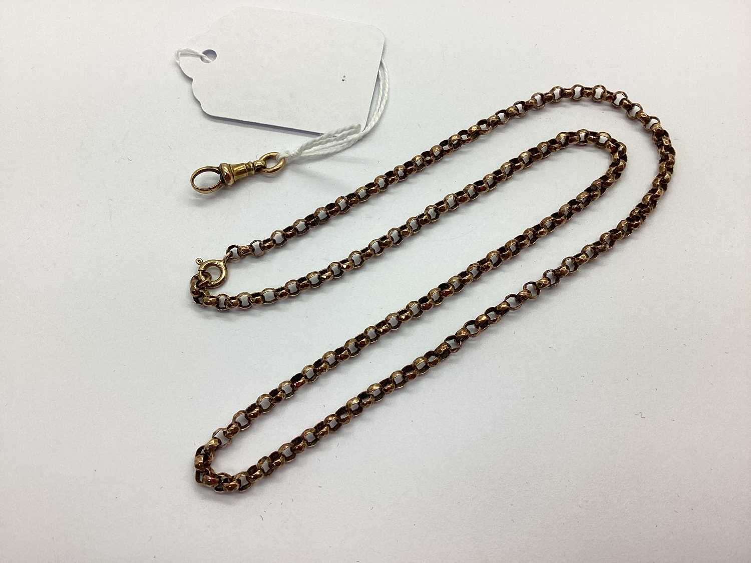 Lot 64 - A Textured Rose Coloured Belcher Link Chain,...