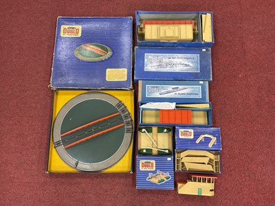 Lot 364 - A quantity of Hornby Dublo 3-Rail buildings...