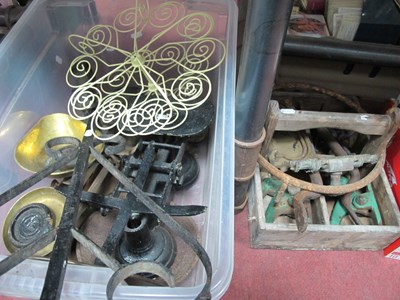 Lot 1126 - Metalware, including two vintage cast iron...