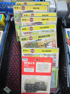 Lot 530 - Seven Airfix 'OO' Gauge/4mm "Blister Packed"...