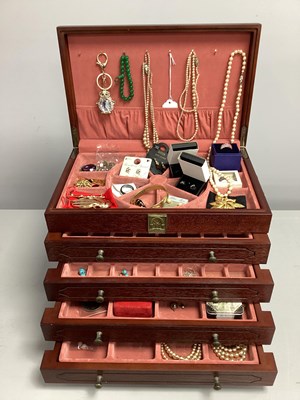 Lot 153 - A Collection of Assorted Costume Jewellery,...