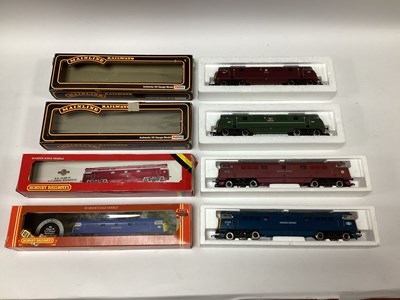 Lot 553 - Four boxed 00 gauge diesel-hydraulic...