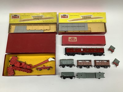 Lot 606 - A Small quantity of Hornby Dublo 2-Rail items,...