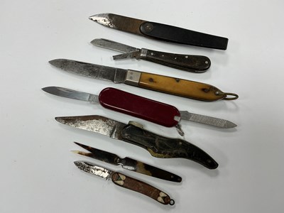 Lot 447 - Seven Unamed Knives, 4cm - 7cm (7)