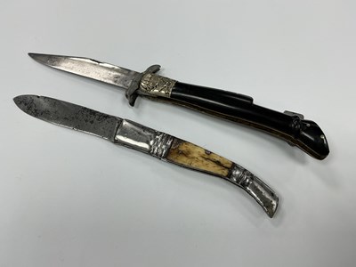 Lot 453 - Horse Leg Shaped Knife, one blade, embossed...