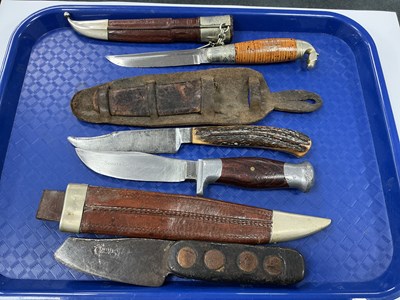 Lot 485 - Skinning Knife and Sheath, 21cm, Bowie knife,...