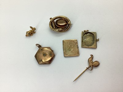 Lot 88 - An Antique Gilt Coloured Openwork Brooch, with...