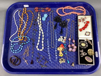 Lot 127 - A Collection of Vintage and Later Costume...