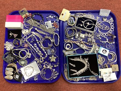 Lot 36 - An Assortment of Diamanté Costume Jewellery,...