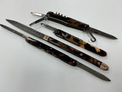 Lot 464 - Early Single Blade, Tortoiseshell Scales,...