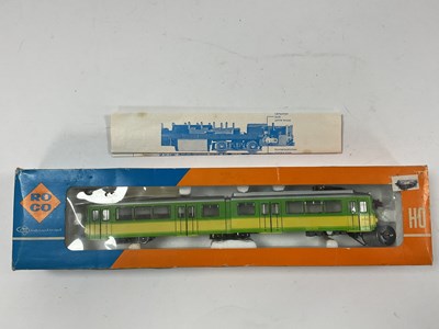 Lot 864 - A boxed Roco HO scale two-car articulated...