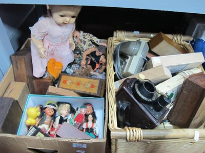 Lot 1087 - Dolls to include three Action Man Figures, two...