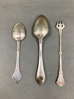 Lot 22 - A Britannia Standard Hallmarked Silver Spoon,...