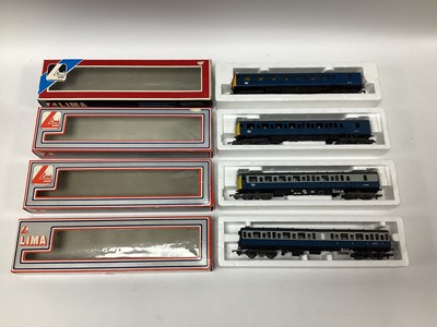 Lot 552 - A boxed Lima 00 gauge Class 117 two car diesel...