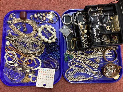 Lot 80 - An Assortment of Costume Jewellery, to include...