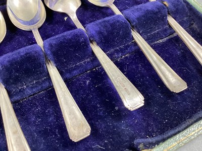 Lot 30 - A Set of Six Hallmarked Silver Teaspoons, C W...