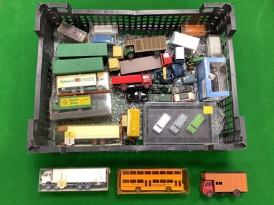 Lot 575 - An Assortment of 00 and HO Scale (4mm/3.5mm)...