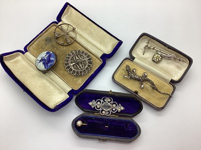 Lot 96 - Golfing Interest; A Vintage Style Marcasite...