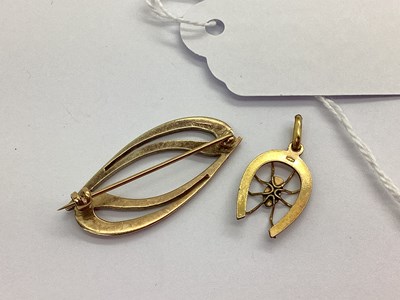 Lot 65 - A 9ct Gold Openwork Brooch, of part-textured...