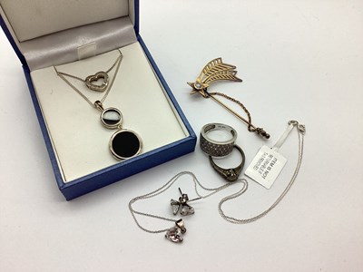 Lot 169 - A Small Collection of Modern Stone Set...