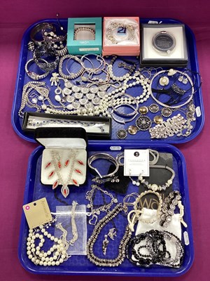 Lot 148 - A Collection of Modern Costume Jewellery,...