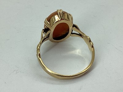 Lot 54 - An Oval Shell Carved Cameo Ring, depicting the...