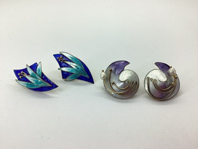 Lot 92 - A Pair of Decorative Floral Design Enamel...