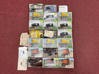 Lot 336 - Fifteen boxed Airfix 00 gauge wagon kits,...