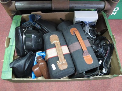Lot 1102 - Cameras, with mixed cased SLR and rangefinder...