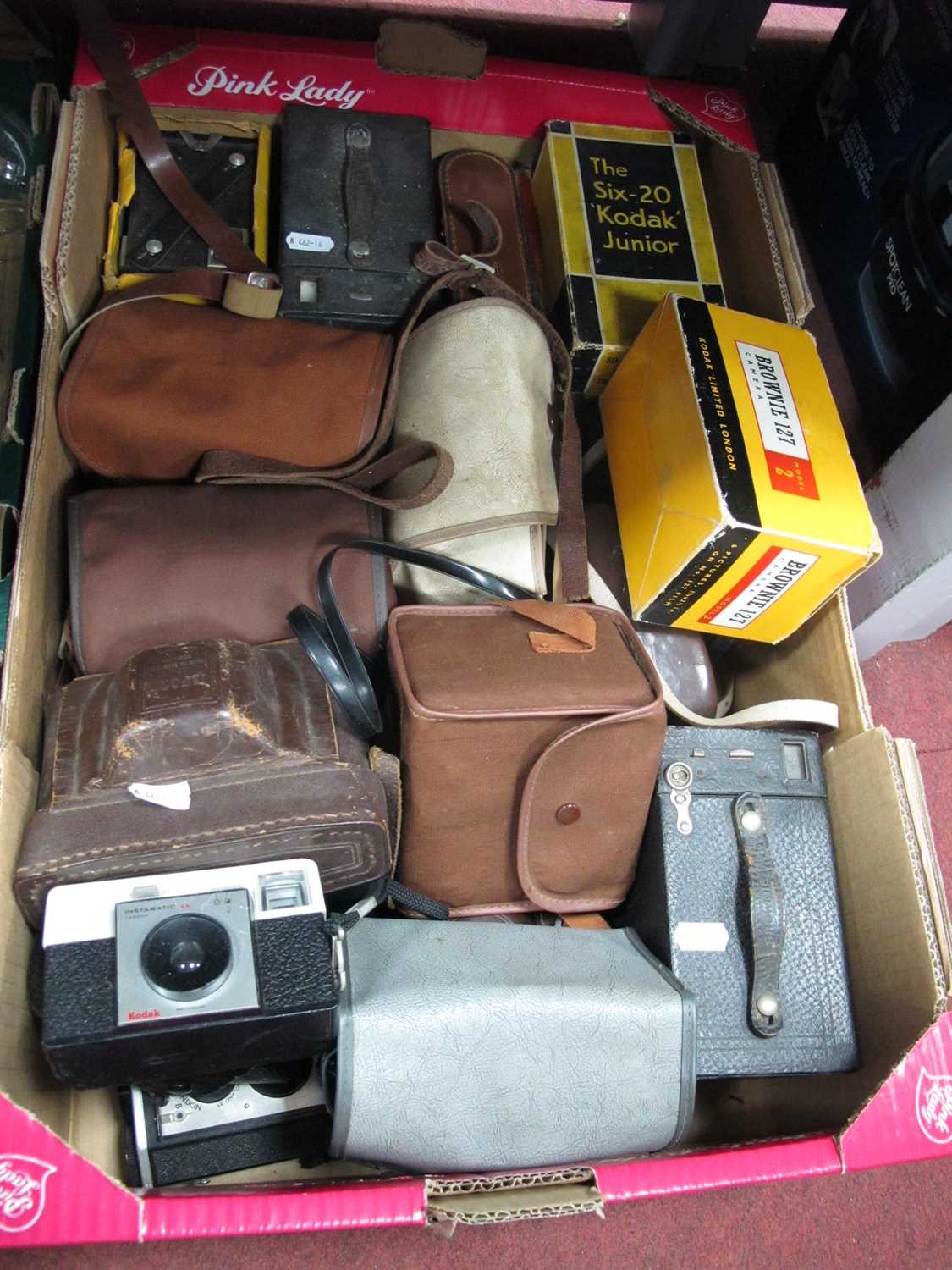 Lot 1082 - Mixed cameras, including rangefinder, folding...