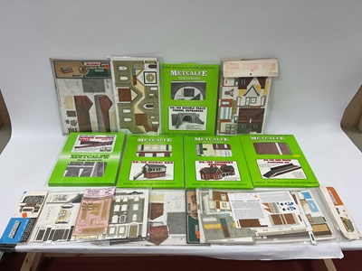Lot 542 - Twelve 4mm scale card building kits by...