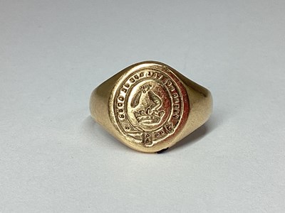Lot 53 - A 9ct Gold Signet Style Ring, the circular...